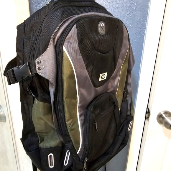 HP Laptop Backpack green & black gently used. 17x17 - Picture 6 of 12